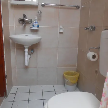 Guest house & Zdrava Hrana 3*