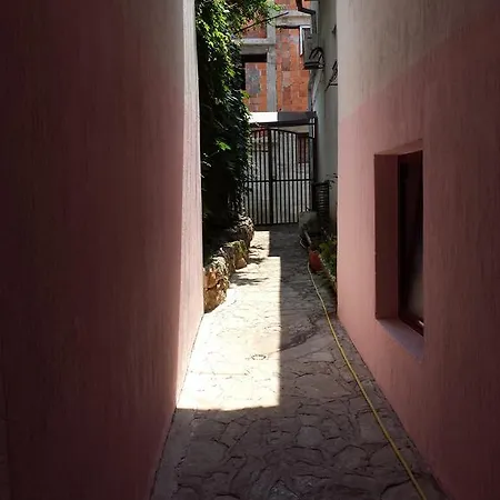 Guest house & Zdrava Hrana 3*