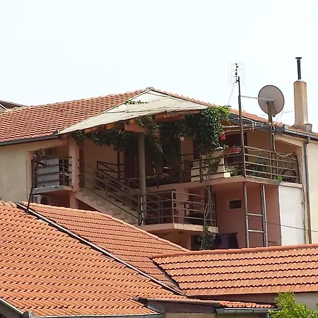 Guest house & Zdrava Hrana 3*