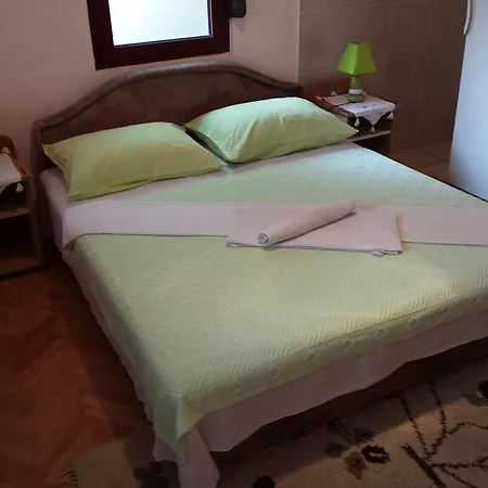 Guest house & Zdrava Hrana 3*