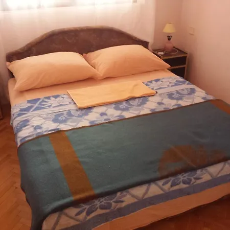 Guest house & Zdrava Hrana 3*